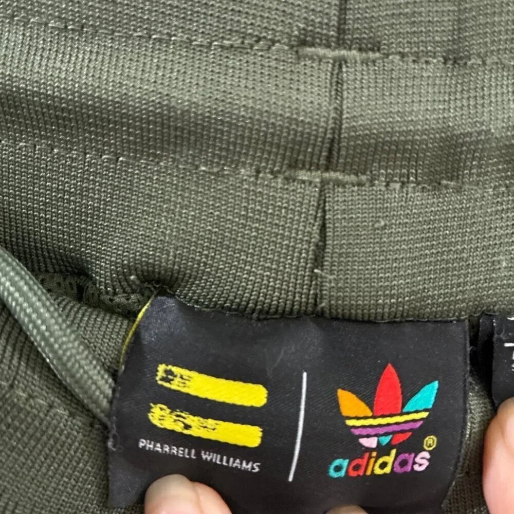 Adidas Pharrell Williams Pants Mens small Camo HU Hiking Trail Zip Joggers